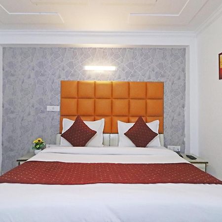 Hotel Clink New Delhi Airport Esterno foto